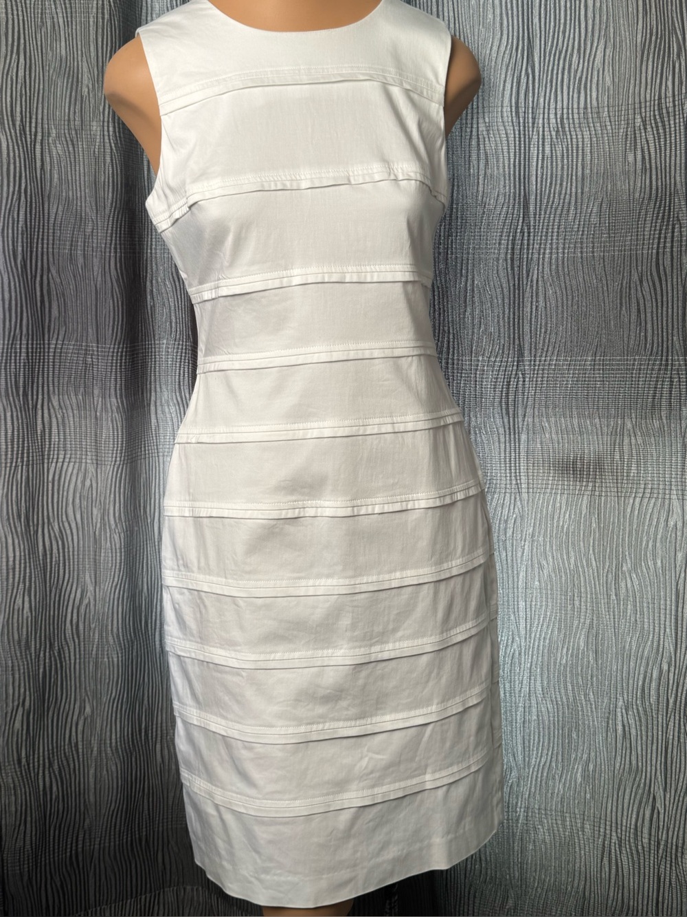 CALVIN KLEIN Classic Sleeveless White Sheath Dress Size 6